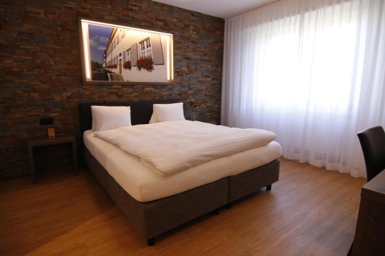 Hotel Eremitage Arlesheim Bagian luar foto
